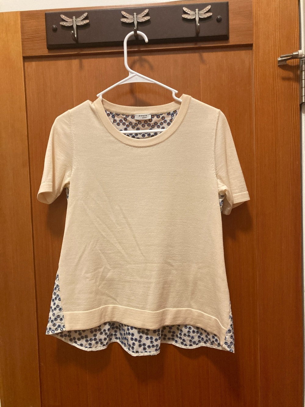 Akris Punto size 6 Cream Short-Sleeve Layered Top with Blue Floral